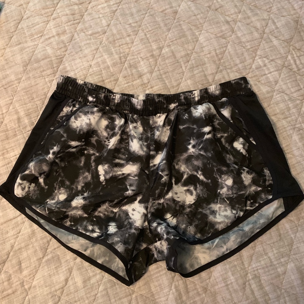 Under Armour running shorts EUC